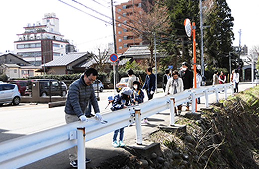 会社周辺のクリーン活動